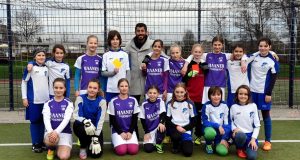 ‘성차별’ 축구선수, 징계는 ‘여자 경기 심판 배정’