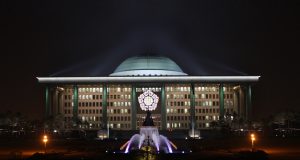 스포츠를 사랑하는 당신, 그런데 정치는 무관심?