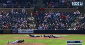 경기 도중 선수들이 땅에 엎드린 이유