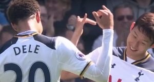 손흥민이 토트넘에 전파한 독특한 악수 셀러브레이션