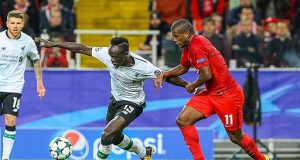 네빌-캐러거, 마네 퇴장 판정 놓고 갑론을박