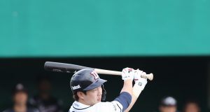 박건우, 서폴트 상대로 마수걸이 홈런 폭발