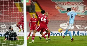 실수 연발 알리송, 리버풀 홈 3연패