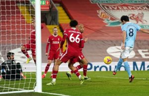 실수 연발 알리송, 리버풀 홈 3연패