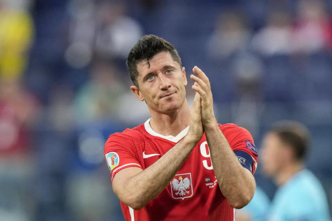topshot-fbl-euro-2020-2021-match34-swe-pol