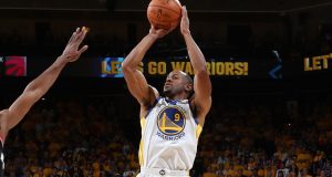 은퇴 대신 1년 더, 이궈달라 GSW와 마지막 시즌 동행 선언