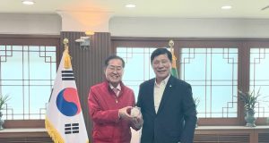 KBO 허구연 총재, 홍준표 대구 시장과 만나 연고 구단 삼성 라이온즈 지원 및 대구야구 발전 논의