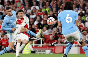 마틴넬리의 황금골, 아스널이 맨시티와의 공방전에서 승리하고 선두 토트넘과 승점 동일