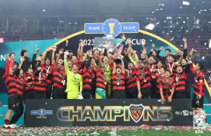포항, 10년 만에 FA컵 우승… 전북에 4-2 역전승