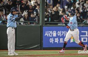 4연패 수렁의 롯데, 홈 개막전서 첫 승 신고