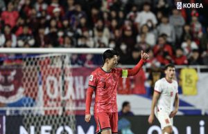 ‘논두렁 위에서 축구’… 잔디 문제 해결은 한국 축구계의 숙제