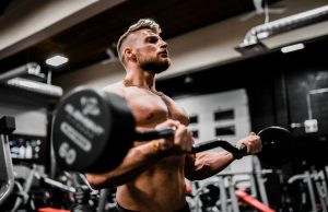 근육은 무게가 아니라 뇌가 키운다? 당신이 몰랐던 운동 퍼포먼스의 진짜 비밀