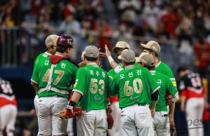 8회 8실점… 7점 차 리드를 지키지 못한 KIA 타이거즈, 충격의 역전패