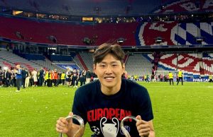 이강인, 박지성 이후 17년 만에 한국인 ‘빅이어’…벤치서 웃으며 쿼드러플 합류