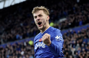 에버튼, 풀럼 2–0 완파! 리그 11위 도약