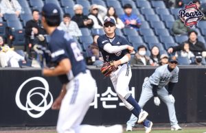 두산의 ‘전하’ 박지훈, 한화와의 시범경기서 역전타