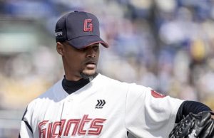 ‘새 외인 첫 등판’ 롯데, 디펜딩 챔피언 LG에 5–3 승리