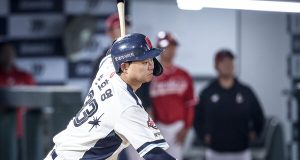 롯데 퓨처스, 투수전 접전 끝에 두산 꺾고 2-1 신승…손호영 결승타