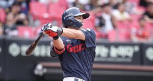‘황성빈 3안타 2도루·김진욱 호투’ 롯데, KIA 타이거즈 8-3 완파